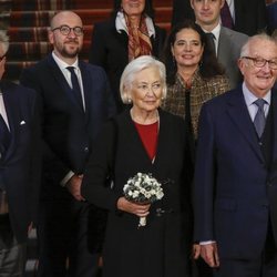 Los Reyes Alberto y Paola de Bélgica junto al Príncipe Laurent en un acto público