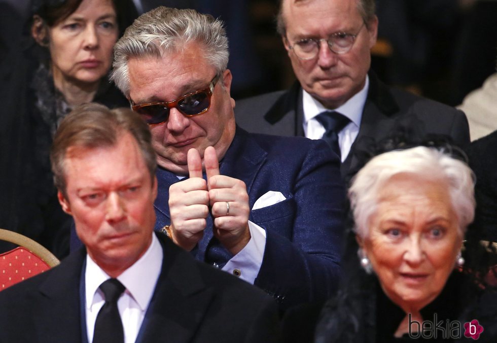 El Príncipe Laurent, Enrique de Luxemburgo y Paola de Bélgica durante el funeral de la Reina Fabiola de Bélgica