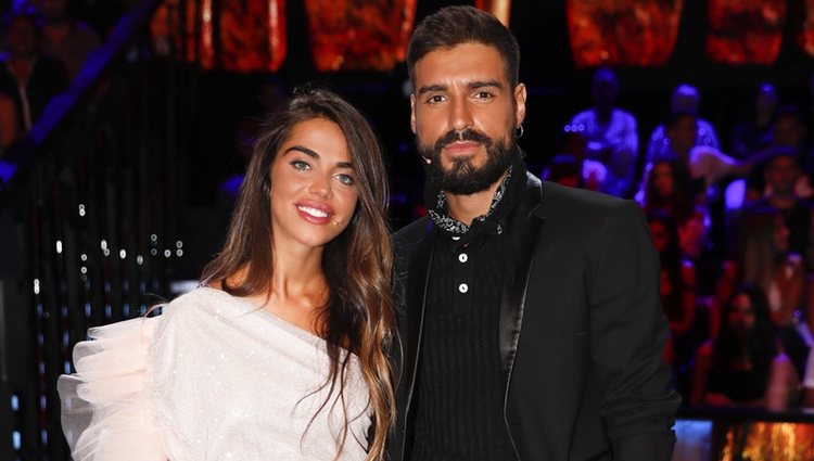 Violeta Mangriñán y Fabio Colloricchio en el debate final de 'Supervivientes 2019'