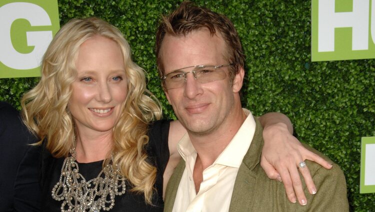 Anne Heche y Thomas Jane en el estreno de Hung