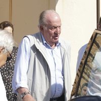 El Rey Juan Carlos visita la academia de Rafa Nadal en Mallorca