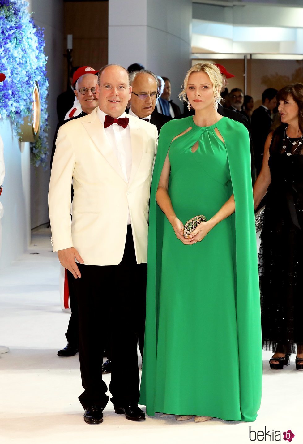 Charlene y Alberto de Mónaco en el Baile de la cruz Roja