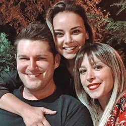 Chenoa junto a  Manu Tenorio y Gisela