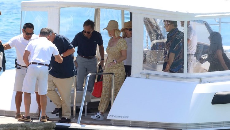 Katy Perry desembarcando en Ibiza