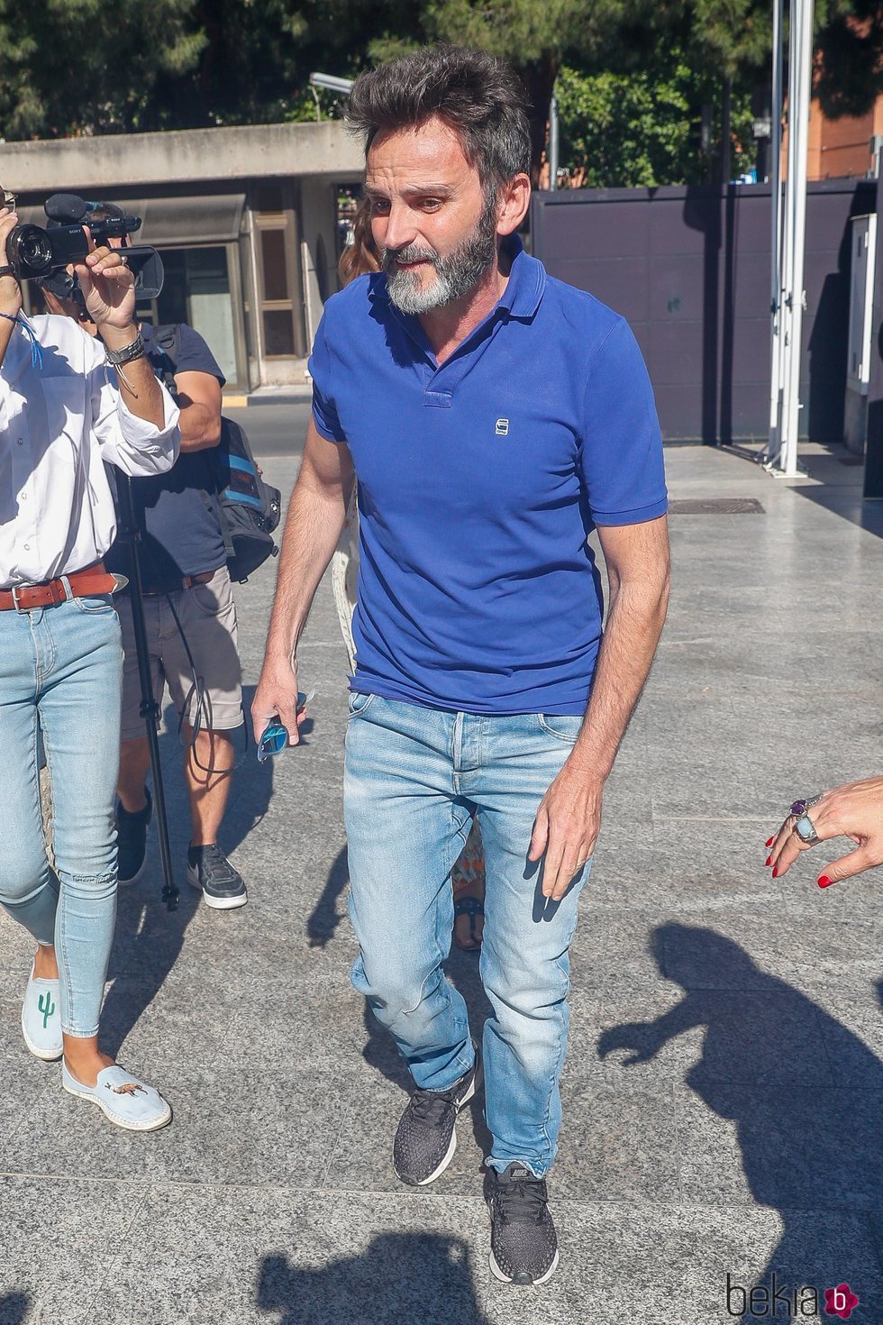 Fernando Tejero en la capilla ardiente de Eduardo Gómez