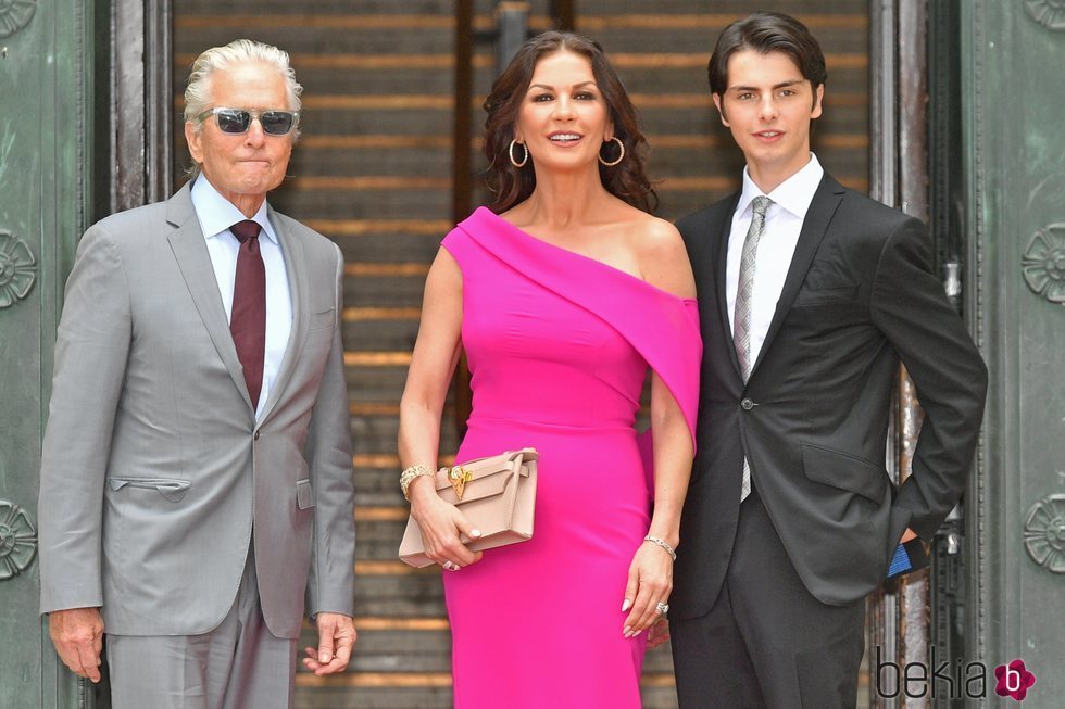 Catherine Zeta Jones recibe un premio honorífico con su familia