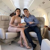 Cristiano Ronaldo con Georgina Rodríguez en su jet privado