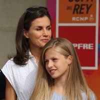 La Reina Letizia y la Princesa Leonor en el Náutico de Palma