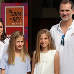 Los Reyes Felipe y Letizia, la Princesa Leonor y la Infanta SofÃ­a en su primera apariciÃ³n en sus vacaciones de verano 2019