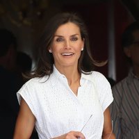 La Reina Letizia aparece radiante en el Náutico de Palma