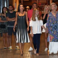 La Reina Letizia, la Princesa Leonor, la Infanta Sofía y la Reina Sofía en el ballet en Palma