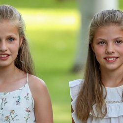 La Princesa Leonor y la Infanta Sofía en su posado de verano 2019 en Marivent