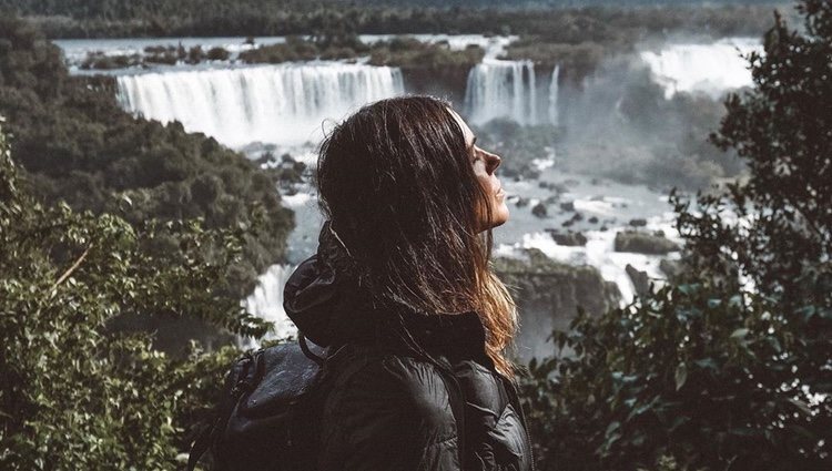 Laura Matamoros en las cataratas de Iguazú