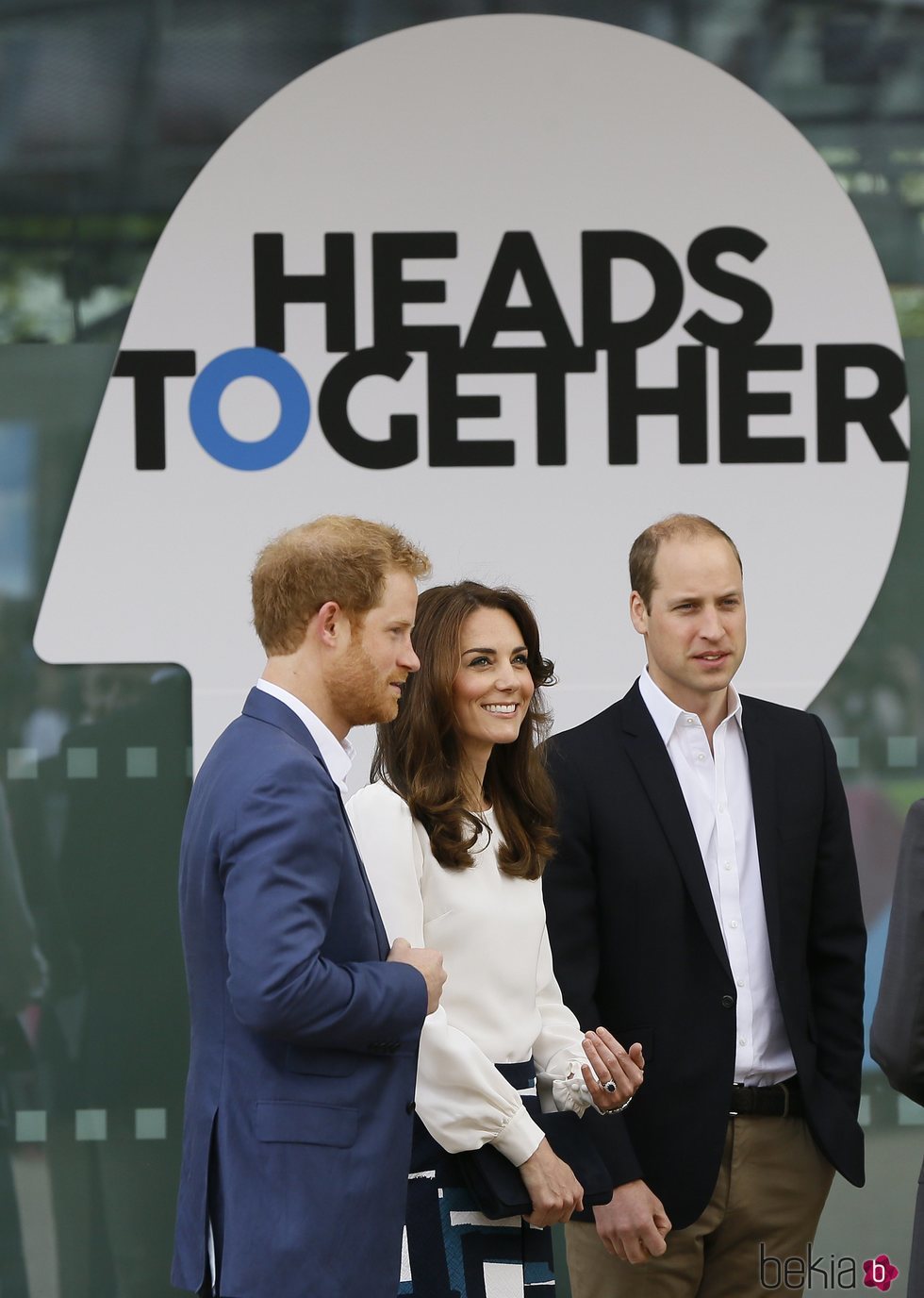 El Príncipe Guillermo, Kate Middleton y el Príncipe Harry en un acto de Heads Together