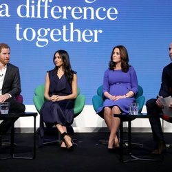 El Príncipe Guillermo y Kate Middleton y el Príncipe Harry y Meghan Markle en el I Forum de la Royal Foundation