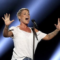 Pink en los Grammy 2018 ensayando