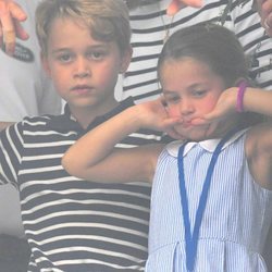 El Príncipe Jorge y la Princesa Carlota en las regatas del Rey de Cowes