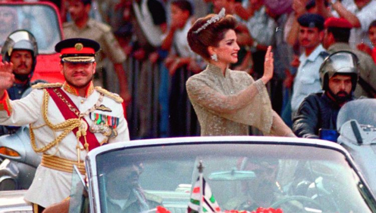 Abdalá II y Rania de Jordania el día de la coronación del Rey en 1999