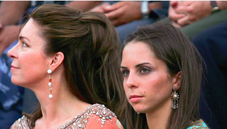 La Reina Noor de Jordania y su hija, la Princesa Iman en la ceremonia de apertura del Festival de la Cultura y el Arte en Amman