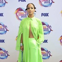 Megalyn Echikunwoke en los Teen Choice Awards 2019