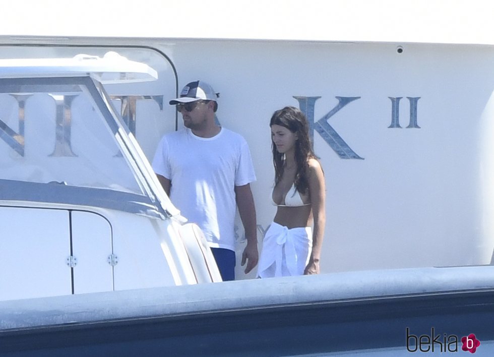 Leonardo DiCaprio con la modelo Camila Morrone en Italia