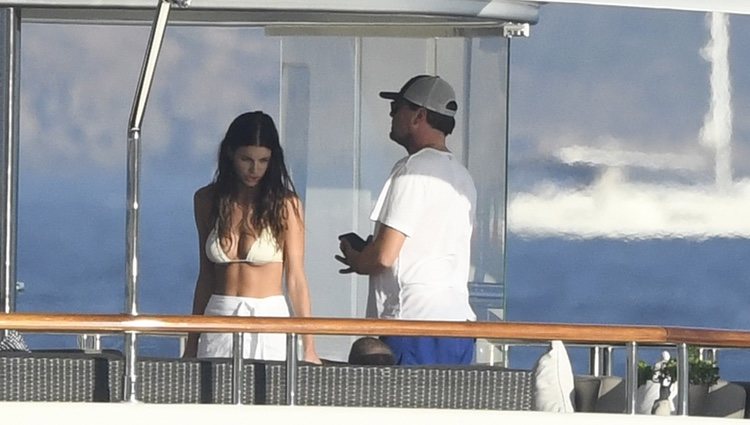 Leonardo DiCaprio con la modelo Camila Morrone de vacaciones en Italia