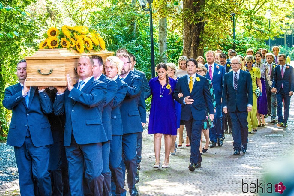 El cortejo fúnebre durante el funeral de la Princesa Cristina