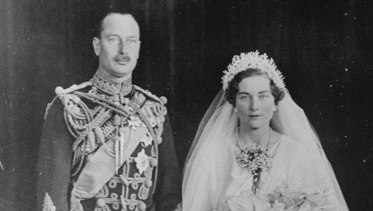 El Príncipe Enrique de Gloucester y Lady Alice Montagu Douglas Scott en su boda