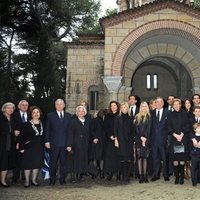 La Familia Real Griega en el 50 aniversario de la muerte del Rey Pablo I