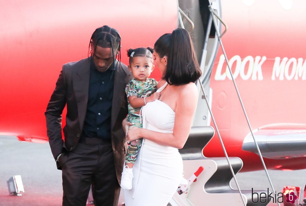 Travis Scott, Kylie Jenner y Stormi en el estreno del documental del rapero