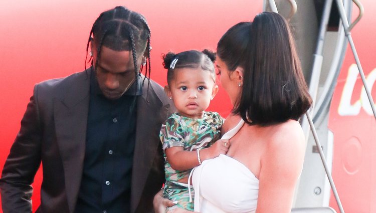 Travis Scott, Kylie Jenner y Stormi en el estreno del documental del rapero