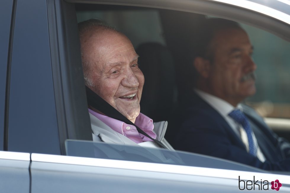 El Rey Juan Carlos I abandonado el hospital Quirón Madrid tras su operación de corazón