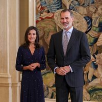 Los Reyes Felipe y Letizia, muy sonrientes en su vuelta al trabajo tras las vacaciones