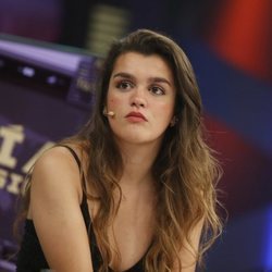 Amaia muy seria durante su entrevista en 'El Hormiguero'