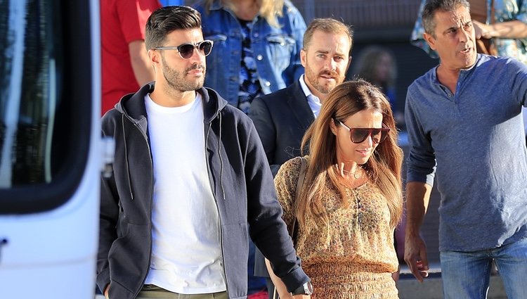 Paula Echevarría y Miguel Torres, juntos después de haber llevado a Daniella al colegio