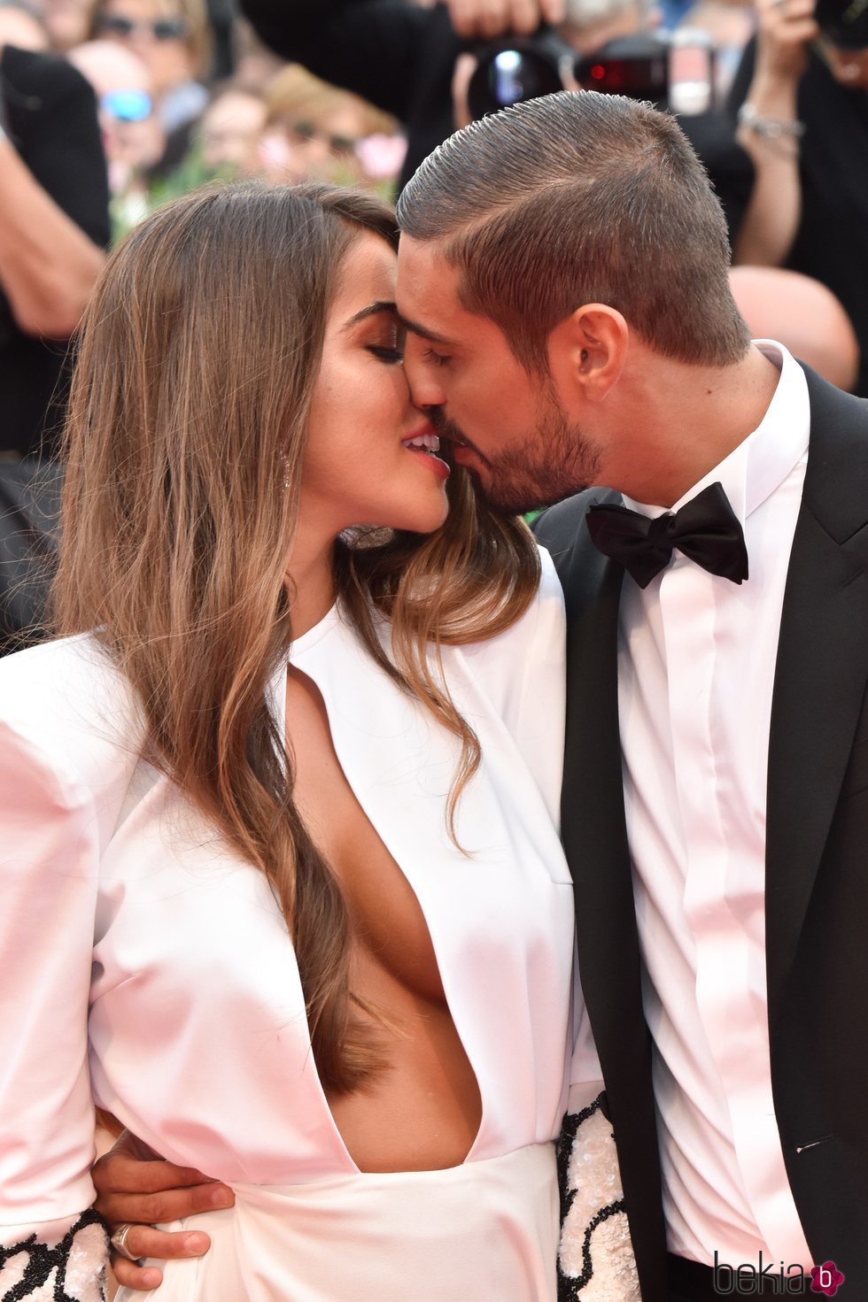 Fabio Colloricchio y Violeta Mangriñán casi besándose en el Festival de Venecia 2019