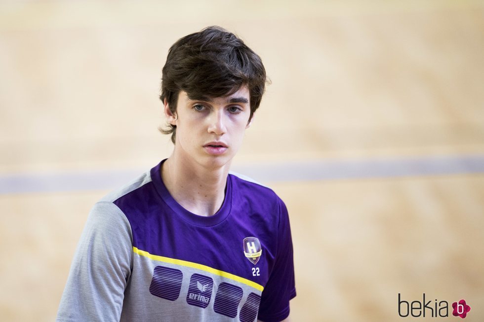 Pablo Urdangarin, muy serio en su debut en su nuevo equipo de balonmano