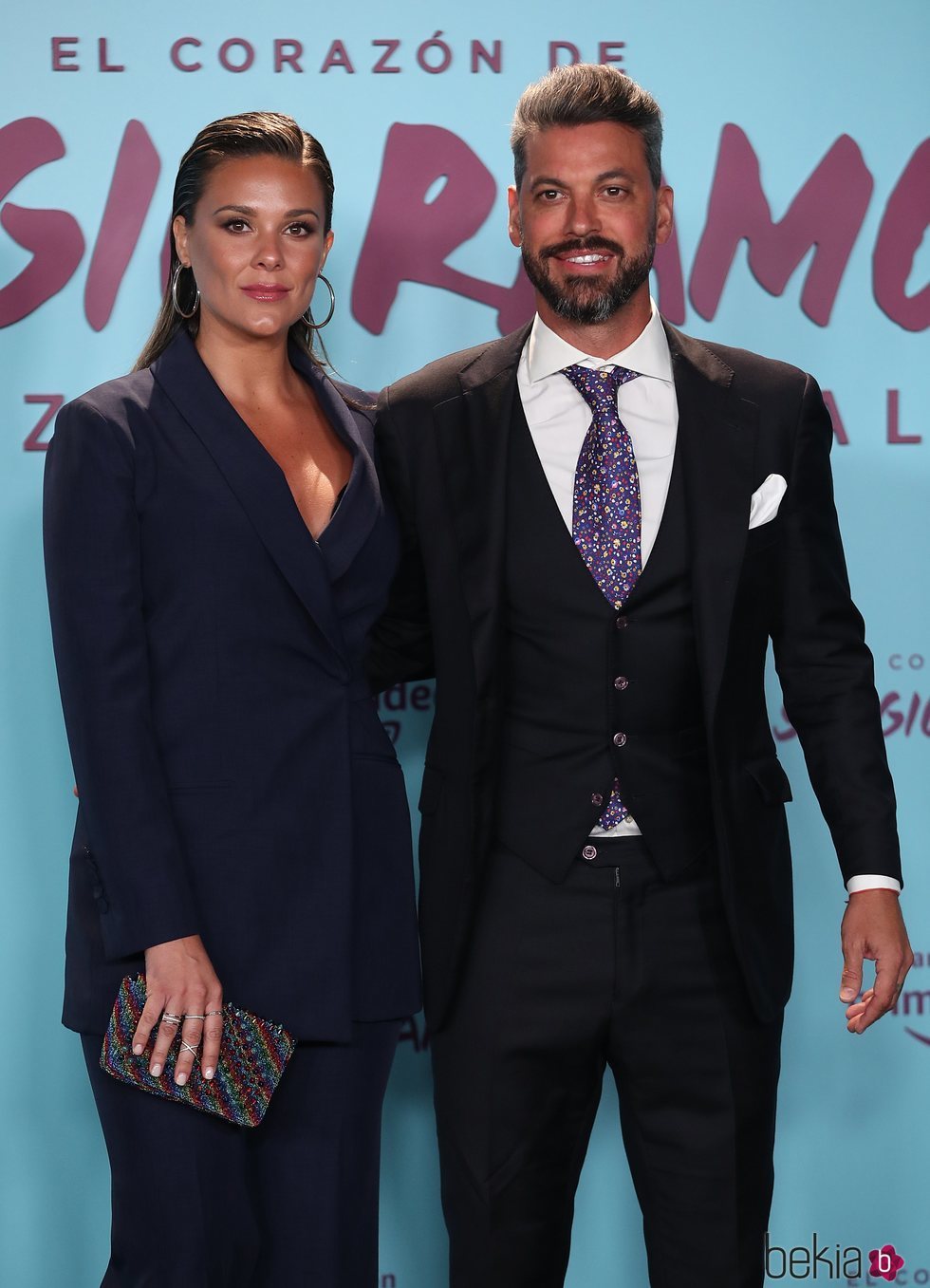 Lorena Gómez y René Ramos en el photocall de la presentación de su documental 'El corazón de Sergio Ramos'