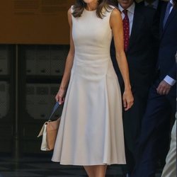 La Reina Letizia en la exposición 'El viaje más largo' en Sevilla