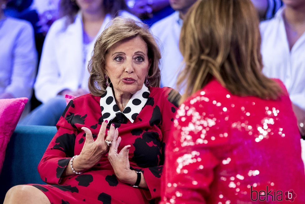 María Teresa Campos hablando con Toñi Moreno en 'Aquellos maravillosos años'