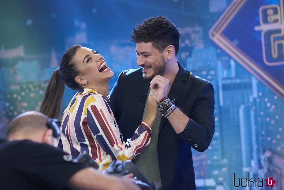 Ana Guerra y Cepeda bailando en 'El Hormiguero'