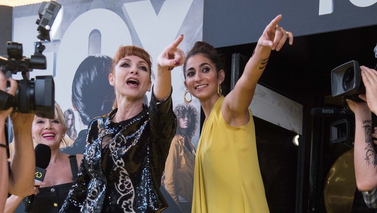 Najwa Nimri y Alba Flores en la premier de 'VIS A VIS'