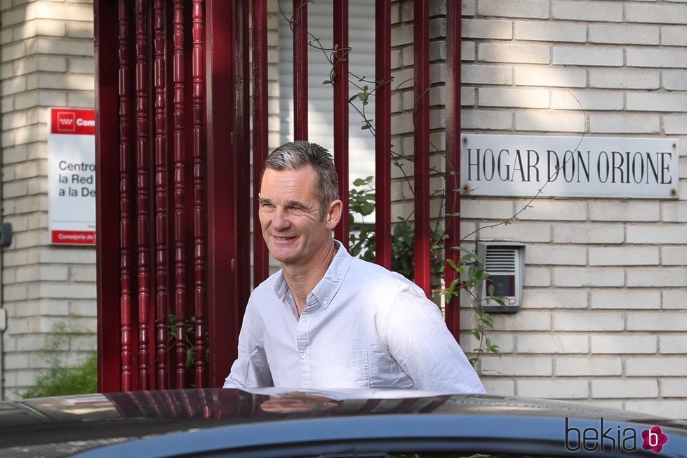 Iñaki Urdangarin, muy sonriente en su primer día de voluntariado