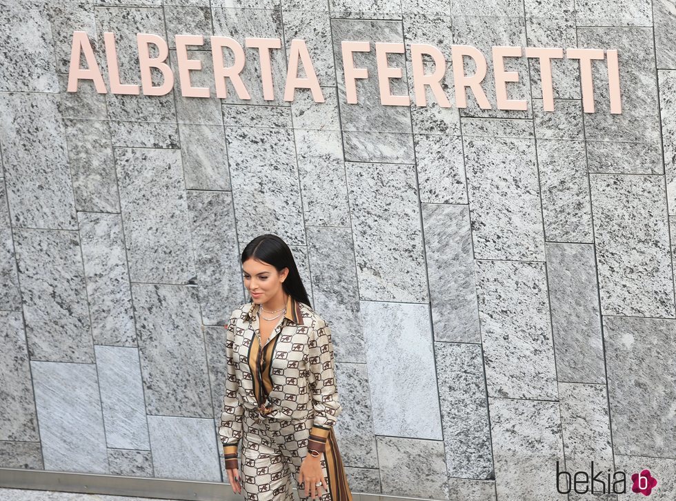 Georgina Rodríguez en el desfile de Alberta Ferretti