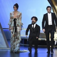 Lena Headey, Peter Dinklage, Kit Harington y Emilia Clarke en los Emmy 2019