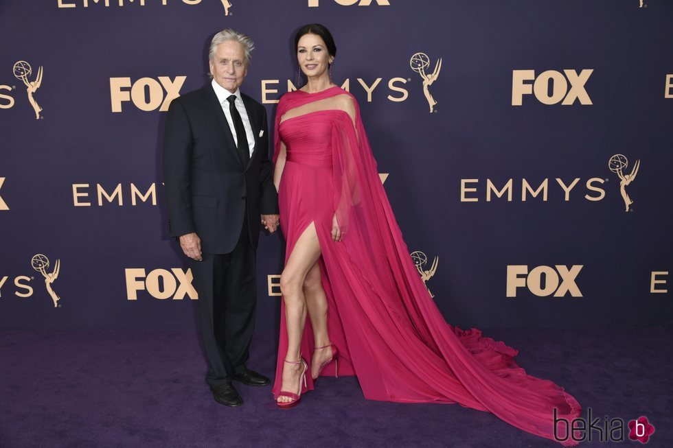 Catherine Zeta Jones y Michael Douglas en los Emmy 2019