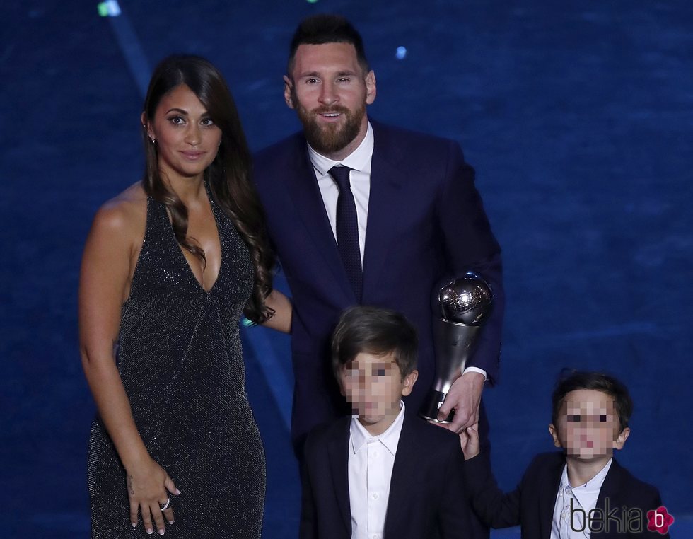 Leo Messi con Antonella Roccuzzo y sus hijos Mateo y Thiago en los Premios The Best 2019