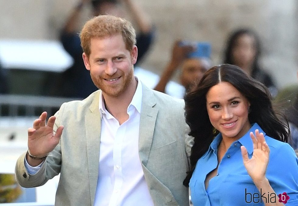 El Príncipe Harry y Meghan Markle en su llegada a Ciudad del Cabo