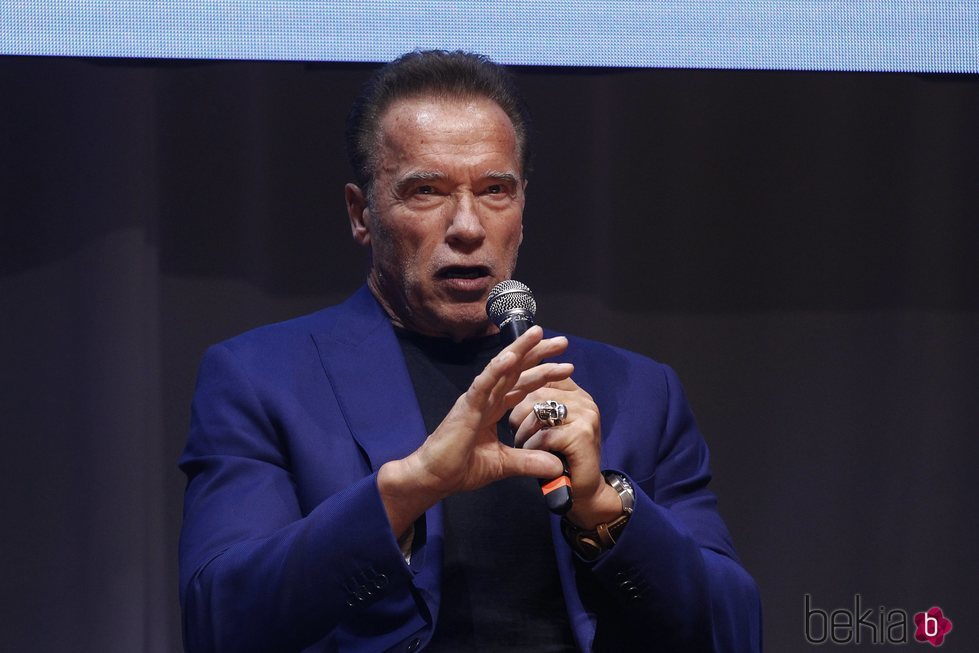 Arnold Schwarzenegger hablando en la Arnold Classic Europe 2019