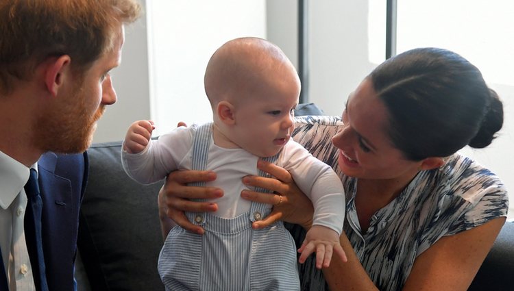 El Príncipe Harry y Meghan Markle, muy felices con su hijo Archie en su viaje oficial a Sudáfrica